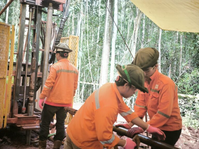 Wet and dry drilling methods in soil investigation